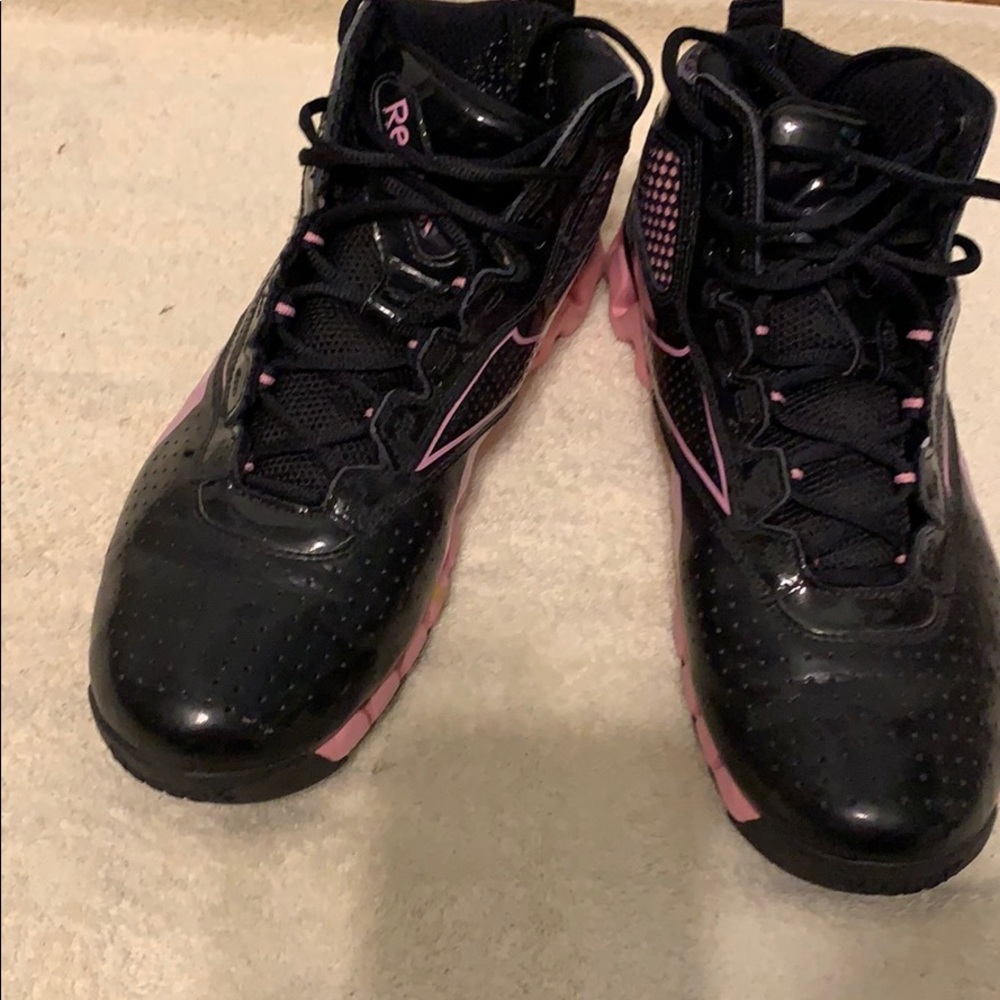 Reebok Zigtech Pink Black mid sneakers